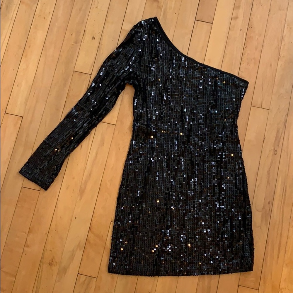 One arm, one side fun black sequin dress!